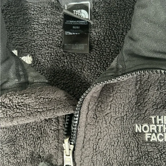 The North Face Womens Black Zip Fleece Jacket Fuzzy Fleece Sz Medium Distressed - Picture 2 of 5